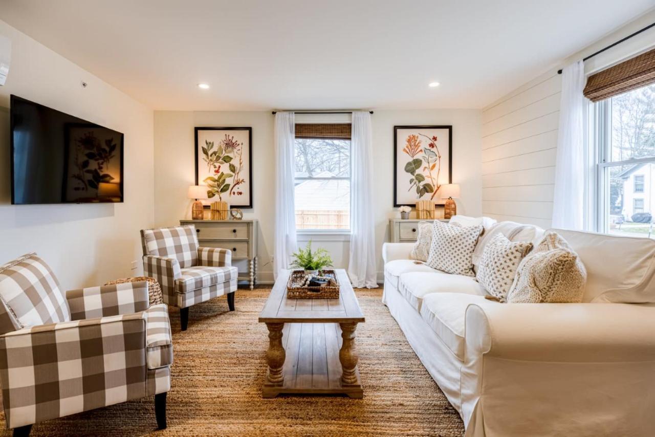 Downtown Luxury Farmhouse Apartment #4 West Dundee Exterior photo