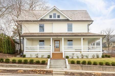 Downtown Luxury Farmhouse Apartment #4 West Dundee Exterior photo